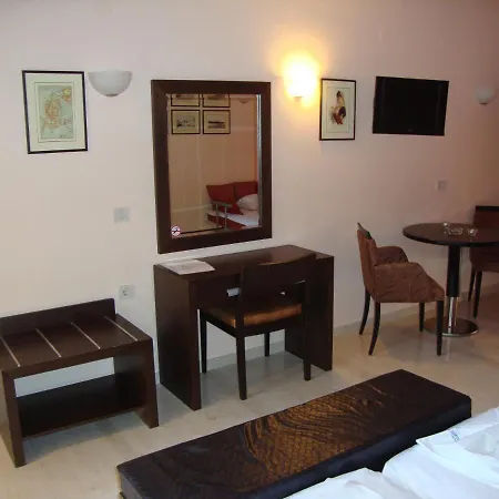 Captain Stavros Lägenhetshotell 4*